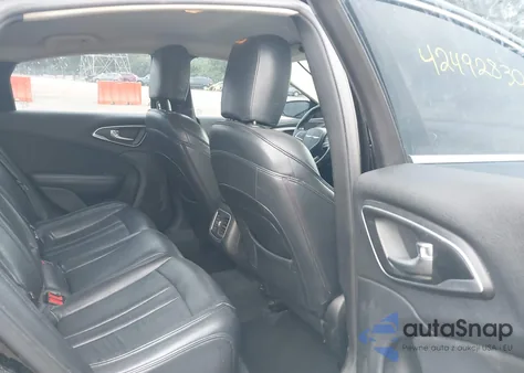 2015 Chrysler 200 Limited из США, поврежденный, VIN 1C3CCCAB4FN555877